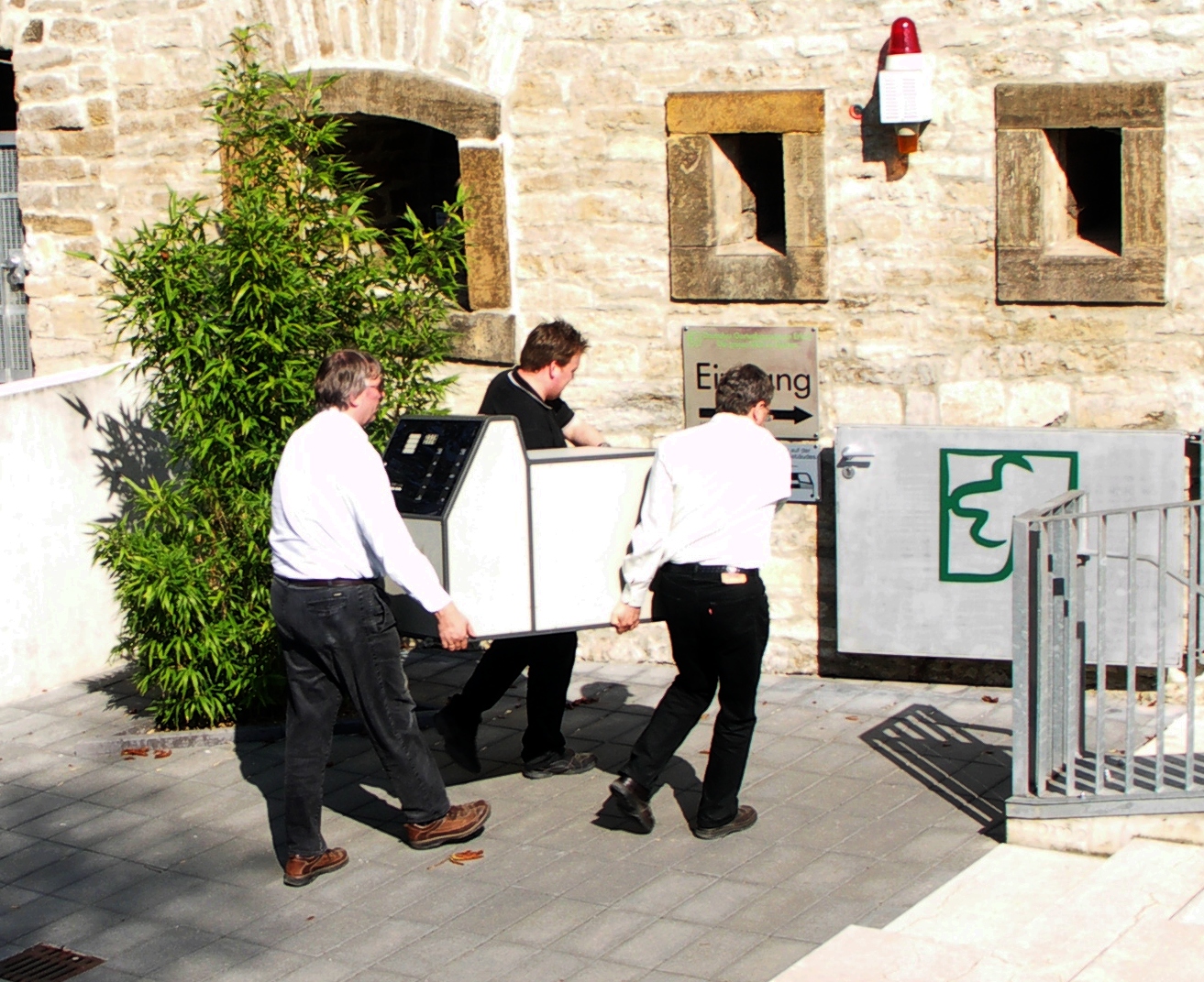 2005 Anlieferung des CENTRA Klimacomputers aus Friesdorf, Baujahr 1977